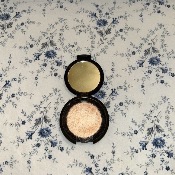 Becca Shimmering Skin Perfector Pressed Highlighter Moonstone - Picture 2 of 4